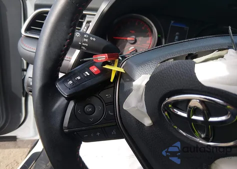 2022 Toyota Camry Trd z USA, uszkodzony, nr VIN 4T1KZ1AK5NU060324